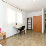 Rent a room of 95 m² in granada