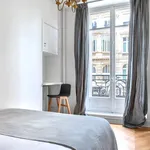 Appartement de 517 m² avec 1 chambre(s) en location à Paris