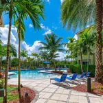 Rent 2 bedroom apartment of 98 m² in Pembroke Pines