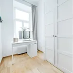 Rent 1 bedroom apartment of 538 m² in Vienna