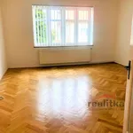 Pronájem velkého bytu 4+1 v rodinné vile, 150m2, Dostojevského, Opava