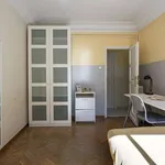 Rent a room of 110 m² in madrid