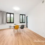 Pronajměte si 3 ložnic/e byt o rozloze 83 m² v Prague