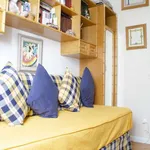 Rent a room of 100 m² in madrid