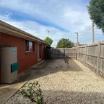 Rent 2 bedroom house in Hoppers Crossing