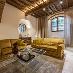 Rent 1 bedroom apartment of 95 m² in Florence