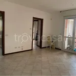 Rent 3 bedroom apartment of 93 m² in Rescaldina