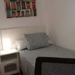 Rent a room of 95 m² in valencia