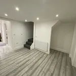 Rent 3 bedroom flat in London