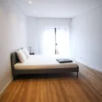 Rent a room of 150 m² in porto