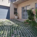 Rent 1 bedroom apartment of 493 m² in Pretoria