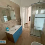 Affitto 3 camera casa di 90 m² in Bari