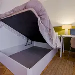 Rent a room of 150 m² in madrid