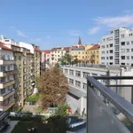 Pronajměte si 3 ložnic/e byt o rozloze 91 m² v Prague