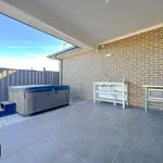 Rent 6 bedroom house in Oran Park