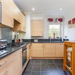 Rent 2 bedroom flat in Weybridge