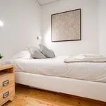 Rent 2 bedroom apartment of 30 m² in Porto