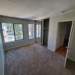 Rent 3 bedroom apartment in Escondido