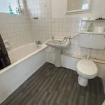 Rent 2 bedroom flat in Oadby and Wigston