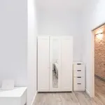 Rent 3 bedroom apartment of 98 m² in barcelona