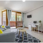 Rent a room of 200 m² in madrid