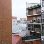 Rent a room of 160 m² in madrid