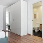 Rent 4 bedroom apartment of 130 m² in Valencia