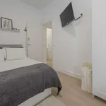 Rent a room of 200 m² in madrid