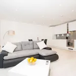 Rent 2 bedroom apartment of 55 m² in London