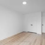 Appartement de 699 m² avec 4 chambre(s) en location à Toronto