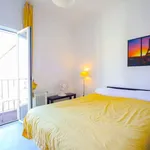 Rent a room of 100 m² in valencia