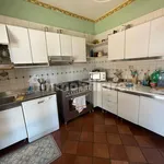 Rent 5 bedroom house of 283 m² in Avellino