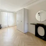 Rent 6 bedroom apartment of 212 m² in Paris