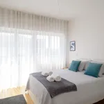 Rent 1 bedroom apartment of 50 m² in Porto