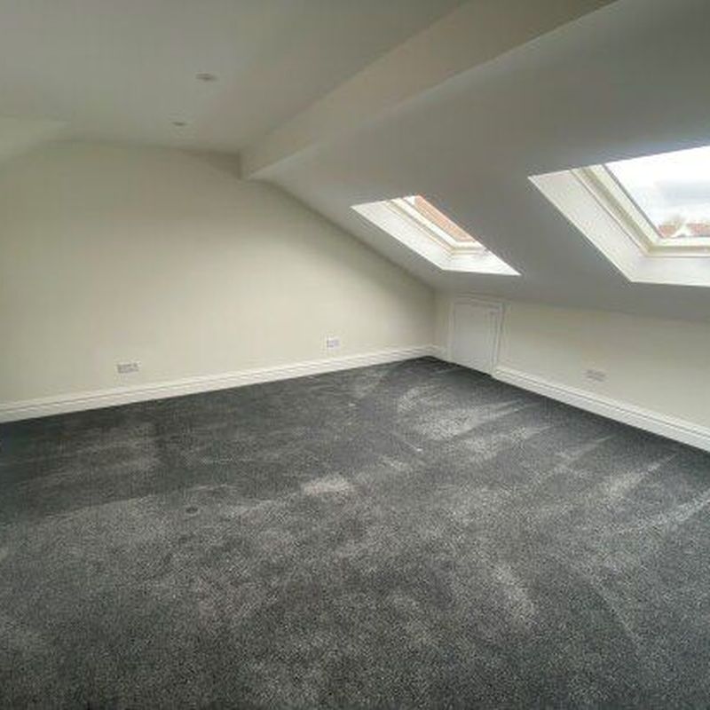 Flat to rent in Mostyn Avenue, Wirral CH48 West Kirby