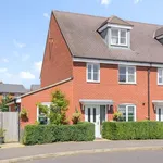 Town house to rent in Buckingham Park, Aylesbury HP19