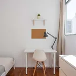 Rent a room of 160 m² in lisbon