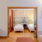 Rent 4 bedroom apartment in Genoa