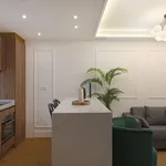 Rent 2 bedroom apartment of 657 m² in Málaga