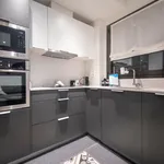 Rent 4 bedroom apartment of 80 m² in Barcelona