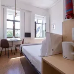 Rent 2 bedroom apartment of 20 m² in Porto