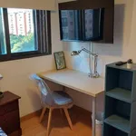 Rent a room of 98 m² in valencia