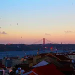 Rent a room of 60 m² in lisbon