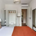 Rent 2 bedroom apartment of 63 m² in lisbon