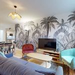 Rent 3 bedroom apartment of 9 m² in Puteaux
