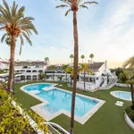 Rent 4 bedroom apartment of 369 m² in Marbella