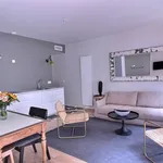 Appartement de 732 m² avec 2 chambre(s) en location à Paris