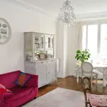 Appartement de 5738 m² avec 3 chambre(s) en location à Paris