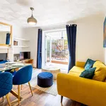 Rent 2 bedroom apartment of 900 m² in London