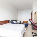 Rent a room of 130 m² in Roma